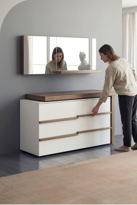 Comò di lusso bianco con specchio, design moderno in noce naturale nuovo.