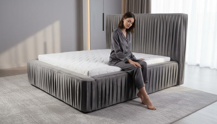 Camera da letto matrimoniale grigia in legno design elegante Tessuto classico Nuovi mobili