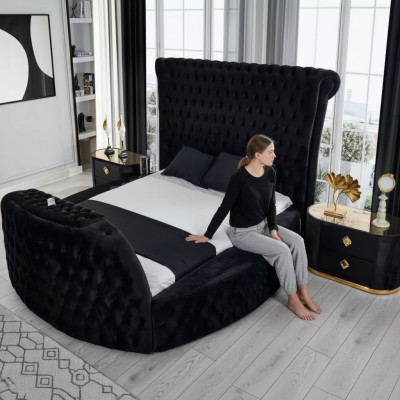 Moderno letto Chesterfield di lusso di colore nero.