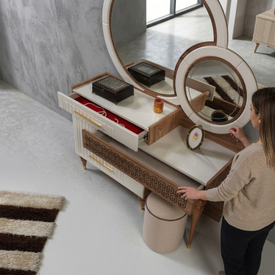 Camera da letto Set di cassettiere con specchio Insieme mobili in legno Nuovo.