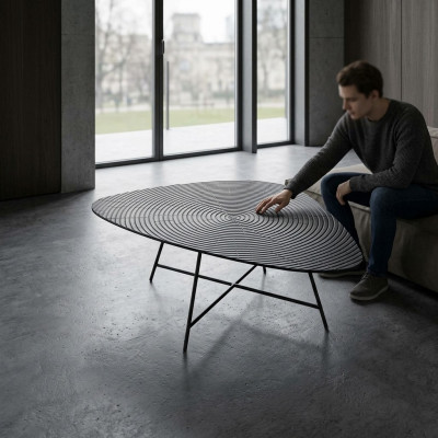 Elegante tavolino nero per il soggiorno con piano intagliato.