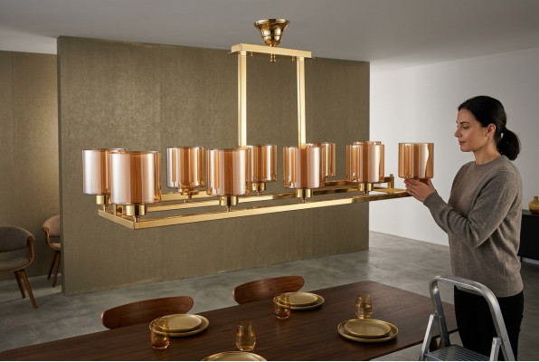 Candelabro a sospensione in ottone dorato