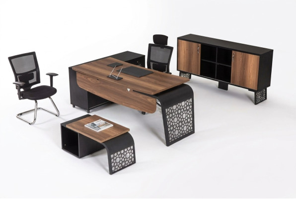 Scrivania d'angolo per ufficio Mobili da ufficio Tavolo del capo Arredamento d'ufficio design Tavolo
