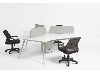 Studio di arredamento per l'ufficio con design di mobili scrivania per computer.
