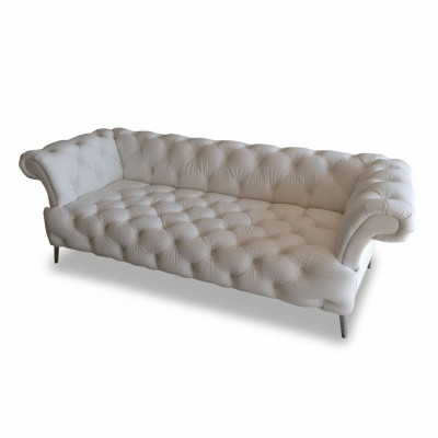 Divano Chesterfield 3 posti in ecopelle bianca, divano di lusso.