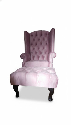 Chesterfield poltrona con poggiapiedi velluto rosa seduta lounge relax club