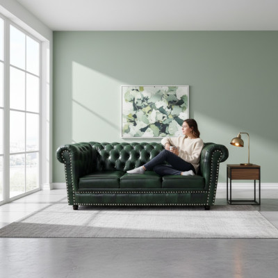 Divano Chesterfield a tre posti in vera pelle verde, lunghezza 230 cm.