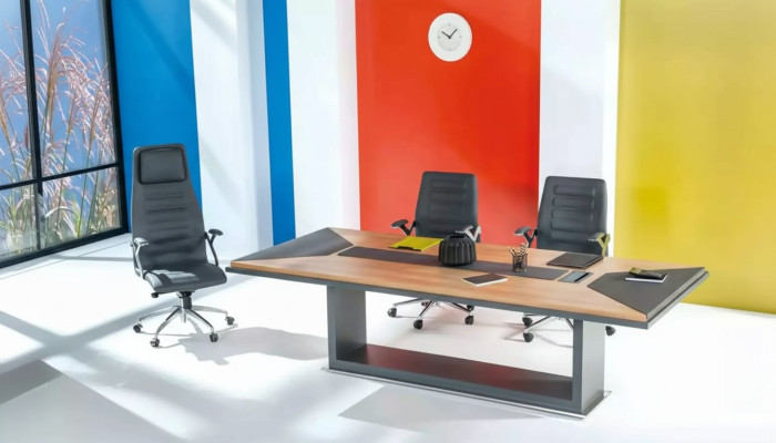Tavolo da conferenza scrivania da ufficio in legno elegante e confortevole.