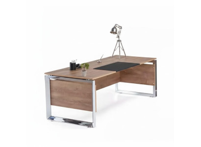 Scrivania marrone moderna, mobili per ufficio in legno, design per lo studio, stile.