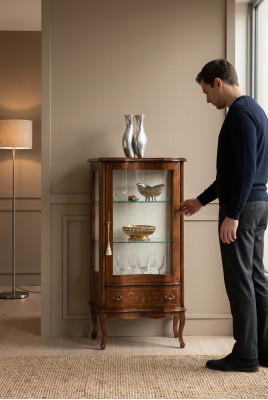 Vetrina classica in legno e vetro, mobile da soggiorno di lusso, vetrina in vetro da designer.