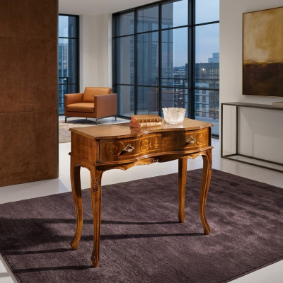 Tavolo classico da console in legno di lusso per la camera da letto.