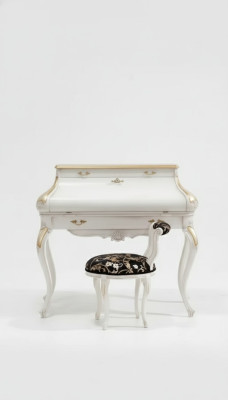 Tavolino trucco bianco, lussuoso comò da console in legno, design classico.