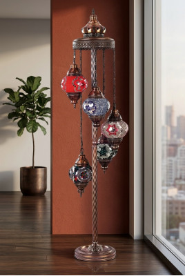 Lampada da terra realizzata in vetro multicolore di lusso.