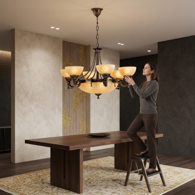 Lampadario moderno a sospensione in vetro beige.