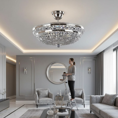 Lampadario a soffitto di lusso in argento rotondo, lampadario argentato di lusso con cristalli a risvolto.