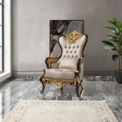 Poltrona orecchie beige stile barocco in poliestere per soggiorno.