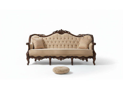 Divano Chesterfield a 3 posti, divano in tessuto beige di 235 cm.