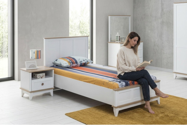 Set camera da letto per bambini bianca, letto per bambini, comodino, set letto 2 pezzi in legno.   Imposta camera da letto per bambini bianca, letto per bambini, comodino, set di lenzuola 2 pezzi in legno.