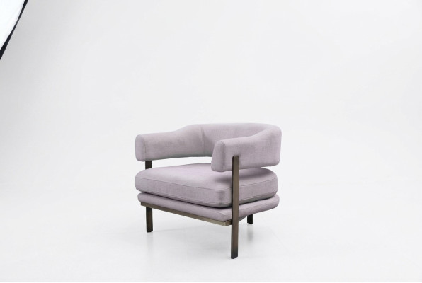 Poltrona monoposto in stoffa moderna grigia per il salotto.