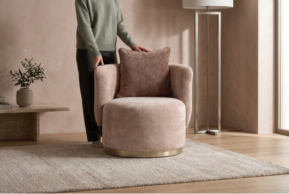 Poltrona Poltrona relax moderna in tessuto beige con imbottitura design monoposto.