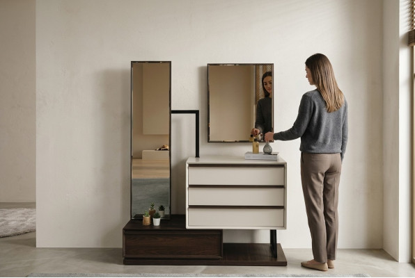 Tavolo per il trucco con specchio in legno bianco per la camera da letto