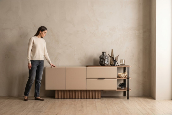 Mobiletto credenza in legno beige moderno