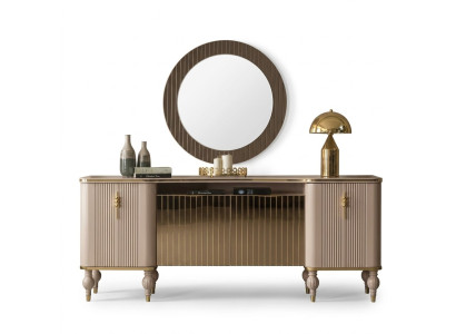 Set di lussuoso salotto, credenza moderna in vetro, specchio e legno.