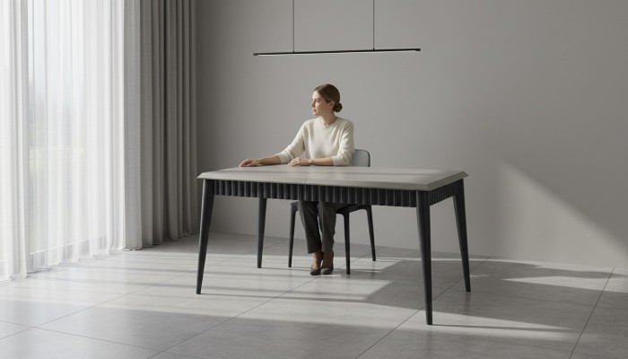 Tavolo da pranzo grigio, resistente tavolo in legno da pranzo del designer, mobili di lusso.