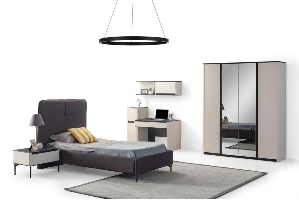 Mobili per la camera dei bambini completi Letto Comodino Scrivania Armadio. Mobili per la camera dei bambini completi Letto Comodino Scrivania Armadio.