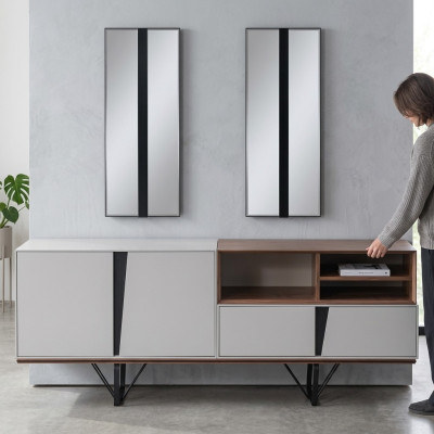 Mobile credenza di lusso in legno bianco.