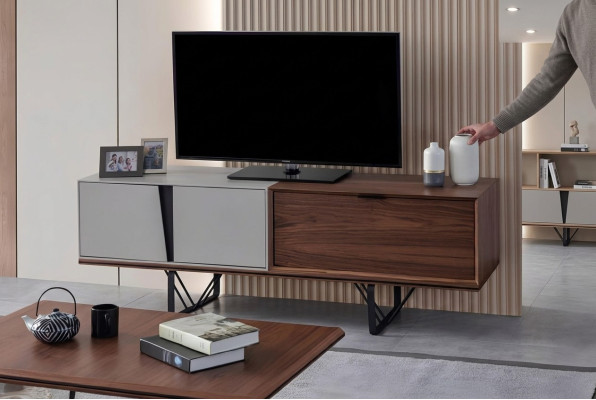 Credenza soggiorno, supporto TV, mobile RTV, tavolino in legno marrone.