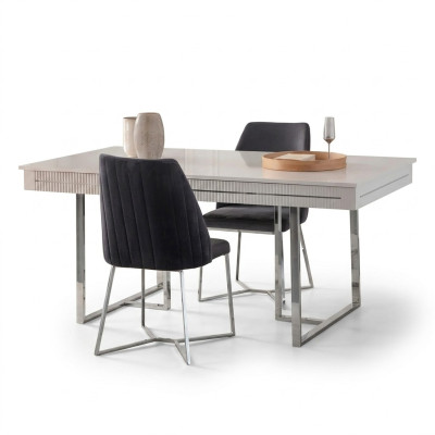 Tavolo da pranzo moderno allungabile in legno bianco per sala da pranzo.