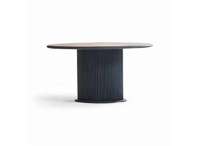 Tavolo da pranzo in legno grigio da 140 cm per la sala da pranzo.