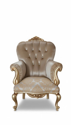Poltrona classica con decorazione beige e design Chesterfield per il soggiorno.