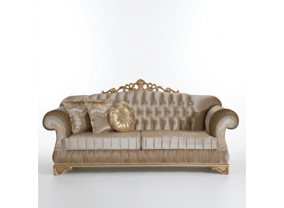 Comodo divano in stile classico con design e decorazioni uniche.