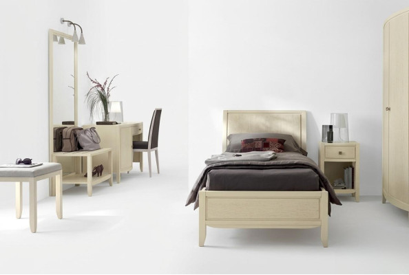 Set da camera da letto completo di lusso beige con scrivania, letto e comodino nuovo.