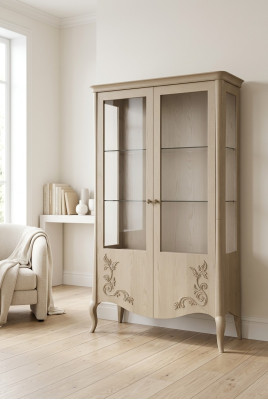 Vetrina in legno di lusso, credenza classica di design, mobili italiani beige.