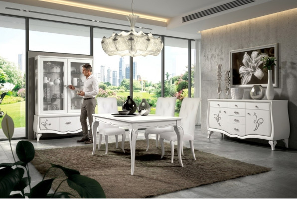 Set da sala da pranzo: tavolo da pranzo, 4 sedie, gruppo da pranzo, mobiletto, 7 pezzi.