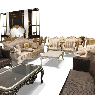 Set da soggiorno di design: divani, poltrona elegante, tavolino moderno, divano.