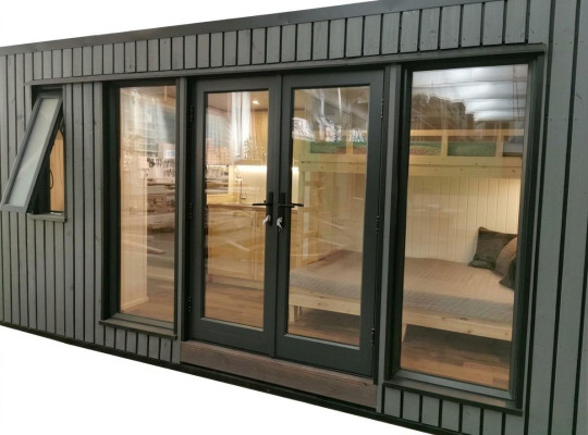 Casa mobile di lusso da 490 cm in legno con giardino per le vacanze.