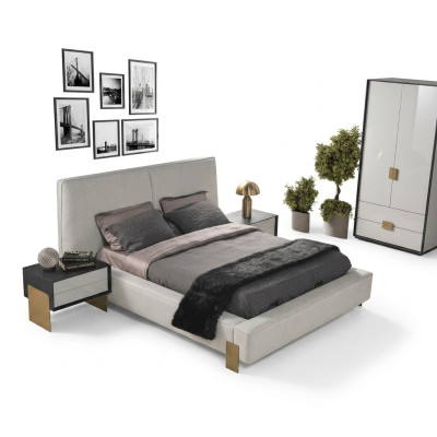 Set da camera da letto di lusso con letto matrimoniale di design, 2 comodini eleganti