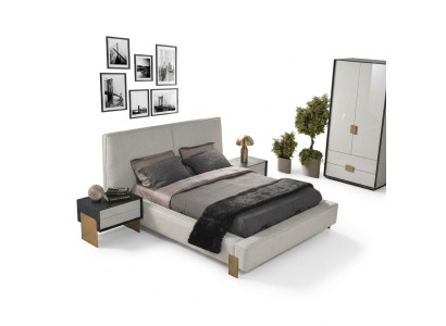 Set da camera da letto di lusso con letto matrimoniale di design, 2 comodini eleganti