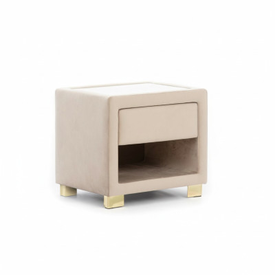 Tavolino notturno quadrato beige con struttura in legno. Mobili moderni e nuovi.