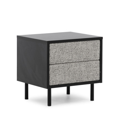 Mobili da camera grigi chiaro, letto in tessuto di design, 2 comodini, panca.