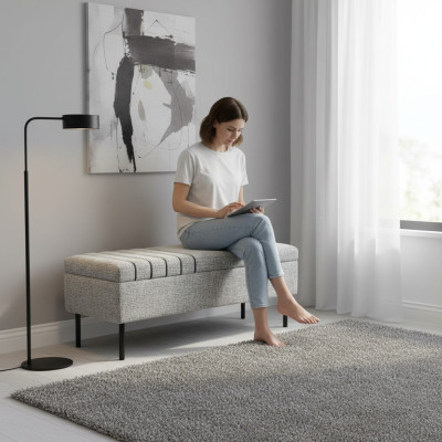 Moderna panca da camera grigia con telaio in legno di lusso nuovissima.