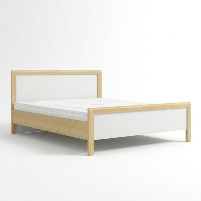 Camera da letto matrimoniale bianca moderna con letto a due piazze e struttura in legno di alta qualità.