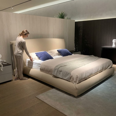 Letto matrimoniale moderno beige design, letto in legno per camera da letto.
