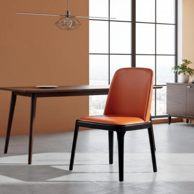 Sedia da pranzo arancione e nera. Sedie con schienale eleganti. Sedia di legno moderna.