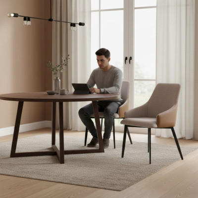 Sedia da pranzo marrone chiaro con telaio in acciaio inox e sedie in legno.