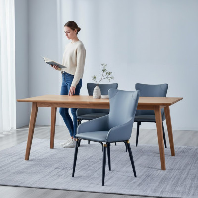 Sedia da pranzo blu imbottita moderna, designer in pelle a un posto.